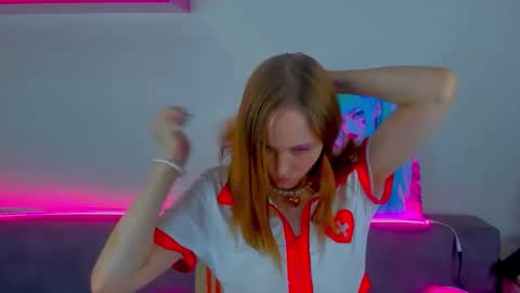 Snapshot of gina_lovelyy chatting on September 2025 08:03:01 AM Gina online show from September 2025 08:03:01 AM