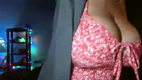 GinaONeon online show from October 2025 07:52:01 PM