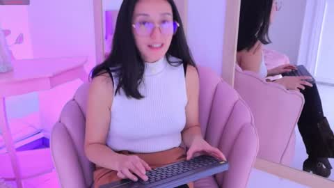 Snapshot of ginevra_esposito chatting on September 2025 01:11:02 PM Ginn online show from September 2025 01:11:02 PM