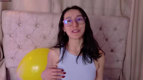 Snapshot of ginevra_esposito chatting on November 2025 12:50:02 PM Ginn online show from November 2025 12:50:02 PM