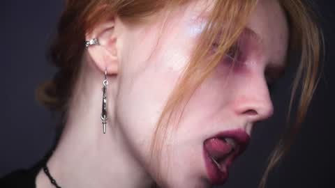        im expecting 350 thumbs up on my altar   online show from February 2025 10:11:01 PM