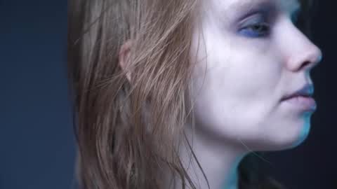        im expecting 350 thumbs up on my altar   online show from November 2025 09:59:02 PM