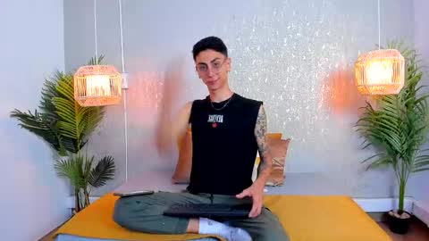 Snapshot of gio_carangi chatting on February 2026 03:01:02 AM Gio Carangi online show from February 2026 03:01:02 AM