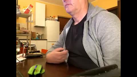 giovanni_1964 online show from March 2025 05:22:02 AM