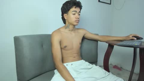 Giraldo  online show from November 2025 07:29:02 AM