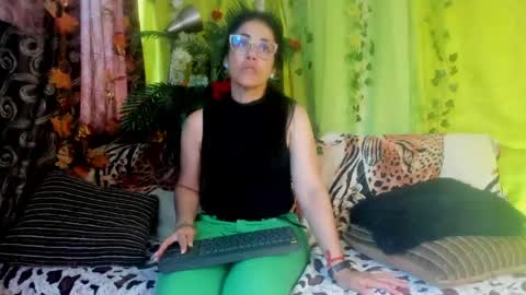 Girasol Walton online show from June 2026 03:40:01 PM