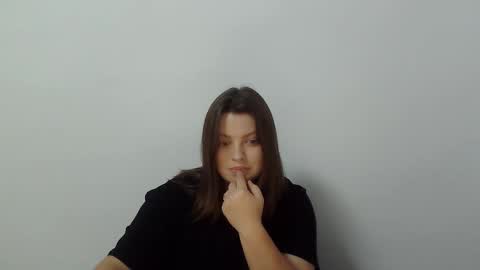 Snapshot of girl_leya chatting on October 2025 08:21:02 PM girl_leya online show from October 2025 08:21:02 PM