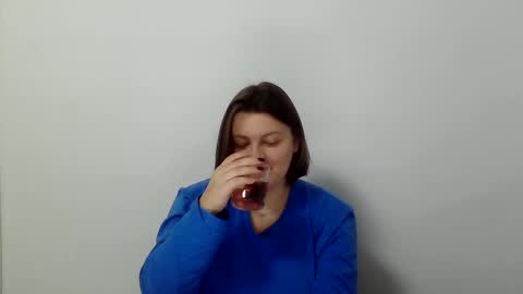 Snapshot of girl_leya chatting on November 2025 09:07:01 PM girl_leya online show from November 2025 09:07:01 PM