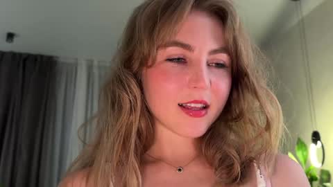 Snapshot of girl_next_door19 chatting on November 2025 05:32:02 AM Sabi ------ online show from November 2025 05:32:02 AM