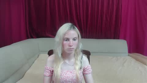 Snapshot of girl_summer97 chatting on June 2026 01:11:01 PM Katia online show from June 2026 01:11:01 PM