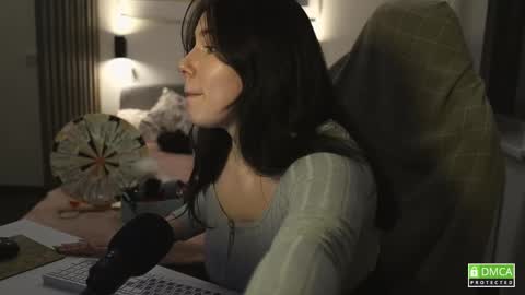 Snapshot of girl_u_never_met chatting on February 2025 06:45:01 PM Kristin online show from February 2025 06:45:01 PM