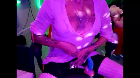 Snapshot of girls227445638252 chatting on September 2025 06:19:02 AM girls227445638252 online show from September 2025 06:19:02 AM