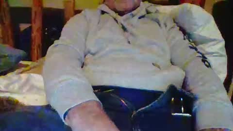 Snapshot of girthgonewild chatting on December 2025 09:43:02 PM girthgonewild online show from December 2025 09:43:02 PM