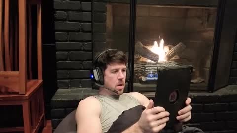 Snapshot of girthwayne chatting on December 2024 09:42:02 PM croyal09 online show from December 2024 09:42:02 PM