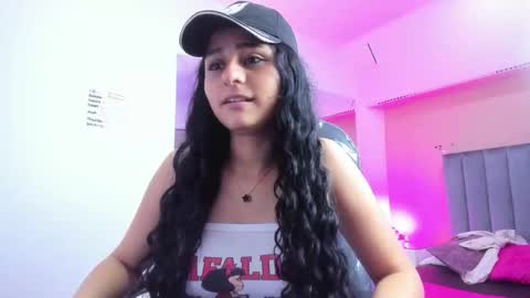 GISELLE ROLDAN online show from January 2026 04:18:01 AM