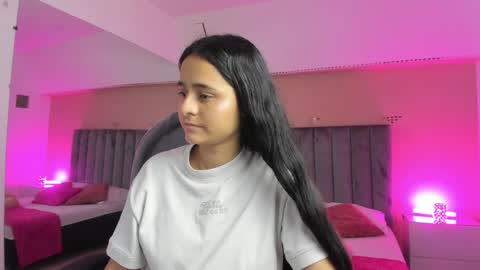 GISELLE ROLDAN online show from April 2026 02:44:01 PM