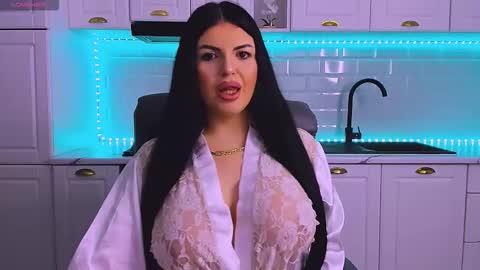 Giulia online show from February 2026 10:19:02 PM