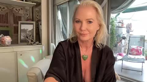 Gl1tter Barbie online show from May 2026 11:27:02 AM
