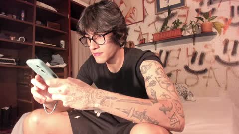 Snapshot of gladiattoor chatting on December 2024 02:08:02 AM edward online show from December 2024 02:08:02 AM