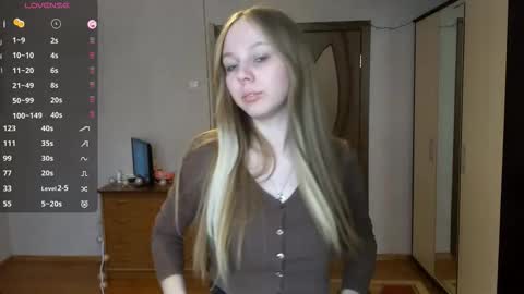 Snapshot of gladissoter chatting on February 2026 07:12:02 AM Violetta online show from February 2026 07:12:02 AM