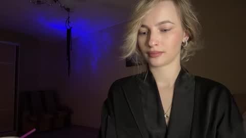 glamour_rogue online show from December 2025 03:07:01 PM