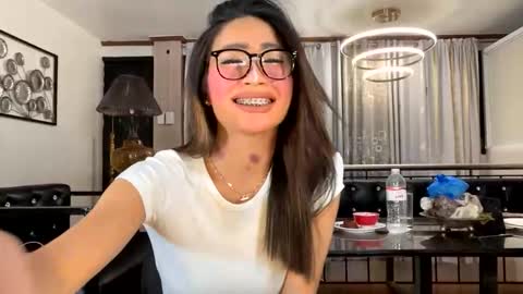 gleiahong online show from March 2026 04:57:02 PM