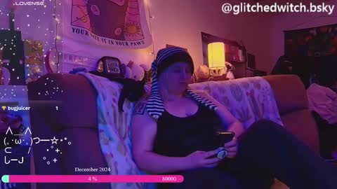 Snapshot of glitchwitch chatting on December 2024 07:04:02 AM Glitch online show from December 2024 07:04:02 AM