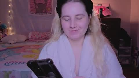 Snapshot of glitchwitch chatting on November 2025 10:02:01 PM Glitch online show from November 2025 10:02:01 PM