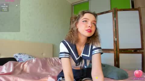 Snapshot of glitchy_doll chatting on April 2026 04:15:02 AM Sara online show from April 2026 04:15:02 AM