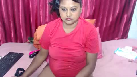 Snapshot of glitter_candy chatting on January 2026 06:43:02 PM glitter candy online show from January 2026 06:43:02 PM