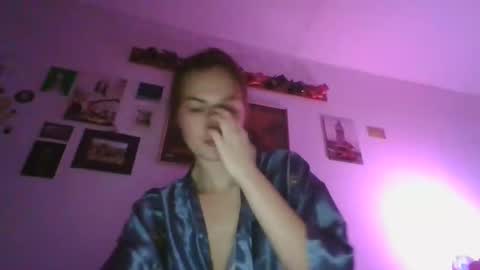 Snapshot of glitter_doll chatting on January 2025 06:43:01 PM glitter_doll online show from January 2025 06:43:01 PM