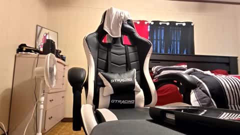 glomightyj online show from March 2026 10:16:01 PM