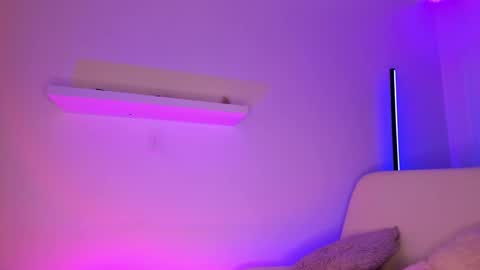 Mimi online show from January 2025 04:54:02 PM