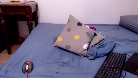 Snapshot of gloryloli chatting on February 2025 02:24:01 PM Tanya online show from February 2025 02:24:01 PM