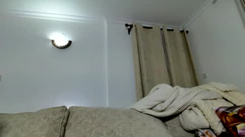 Snapshot of glossybae chatting on December 2025 01:22:02 AM glossybae online show from December 2025 01:22:02 AM