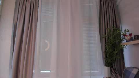 Ann Eliz and Gigi online show from February 2026 09:43:01 AM