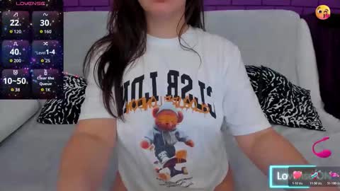 Snapshot of glowmimi chatting on November 2025 05:25:02 PM Mia online show from November 2025 05:25:02 PM