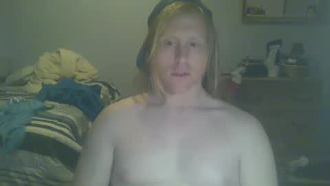 Snapshot of gnger31foru chatting on December 2024 01:04:02 AM Steven Meadow online show from December 2024 01:04:02 AM