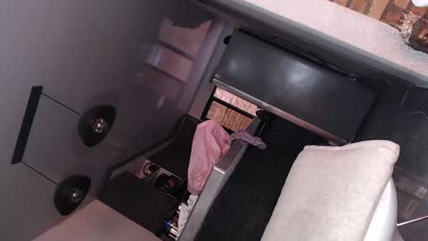 daniela online show from February 2025 07:44:02 PM