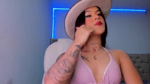 Ariluz online show from December 2024 01:10:01 AM