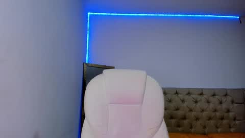 Ariluz online show from December 2024 09:58:01 PM