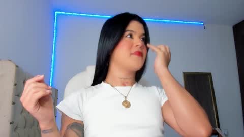 Ariluz online show from February 2025 07:31:02 PM