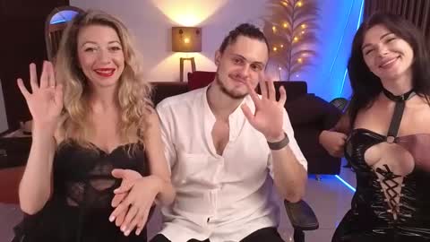 Snapshot of goddess_marylin chatting on January 2025 03:22:02 AM 330 UTC2 girls online show from January 2025 03:22:02 AM