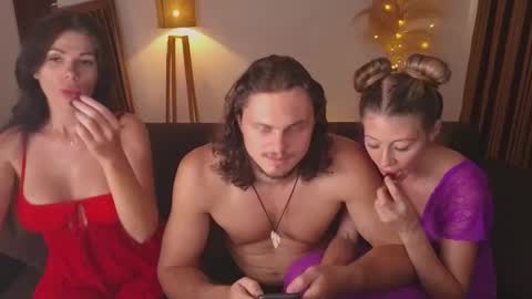 Snapshot of goddess_marylin chatting on March 2025 06:29:01 AM 330 UTC2 girls online show from March 2025 06:29:01 AM