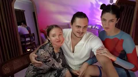   330 UTC2 girls   online show from October 2025 03:42:02 AM