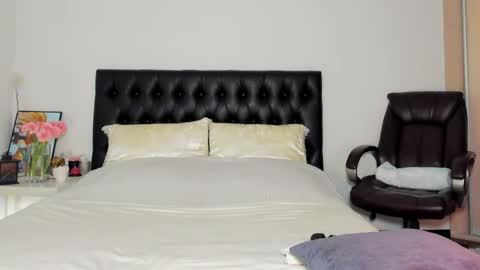Katrin online show from May 2026 02:30:02 AM