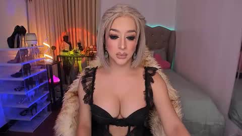 Snapshot of goddess_trans chatting on February 2026 11:20:01 AM Contessa online show from February 2026 11:20:01 AM