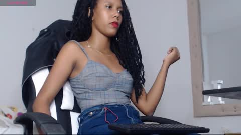 Snapshot of goddess_valen chatting on November 2025 04:18:01 PM goddess_valen online show from November 2025 04:18:01 PM