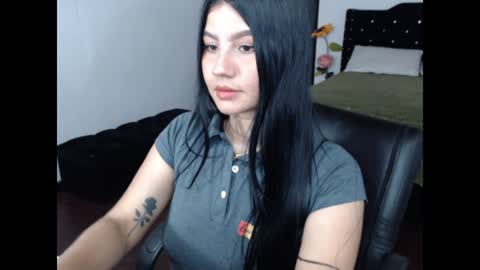 Snapshot of goddessariel22 chatting on January 2025 09:28:01 PM Angelina online show from January 2025 09:28:01 PM