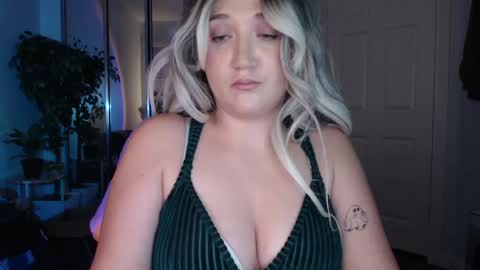 Snapshot of goddessemmy chatting on May 2026 04:07:01 AM Goddess Emmy online show from May 2026 04:07:01 AM